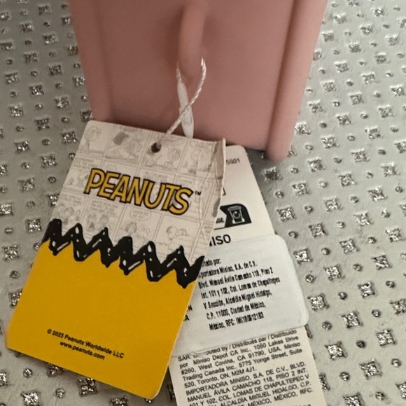 Peanuts Lucy Silicon Pink Square Case NWT - Picture 5 of 5